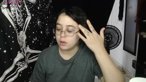 Snapshot of rivadeneira222 chatting on 09.18.25 PeachSalinger online show from 09.18.25