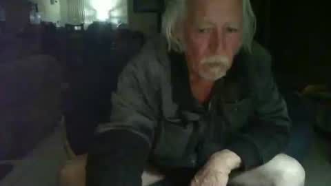 Snapshot of riverratggg chatting on 12.22.24 riveratggg online show from 12.22.24
