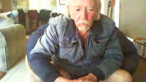 Snapshot of riverratggg chatting on 12.26.24 riveratggg online show from 12.26.24
