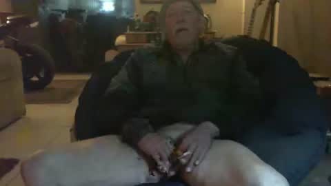 Snapshot of riverratggg chatting on 09.18.25 riveratggg online show from 09.18.25