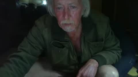 Snapshot of riverratggg chatting on 10.01.25 riveratggg online show from 10.01.25