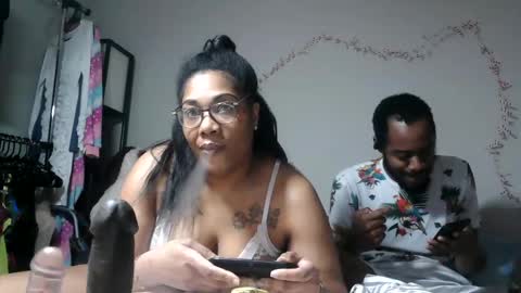 Snapshot of riversaint chatting on 03.05.25 River Saint online show from 03.05.25