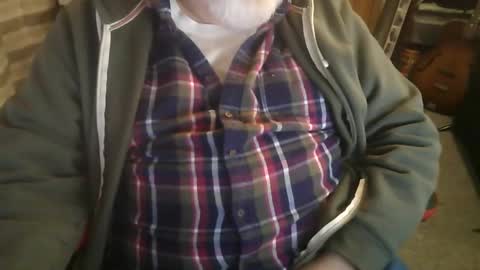 Snapshot of rndmronnie chatting on 01.12.25 Ron Rodan online show from 01.12.25