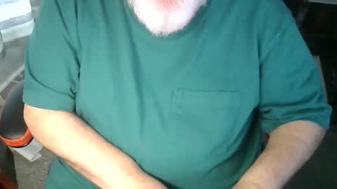 Snapshot of rndmronnie chatting on 10.06.25 Ron Rodan online show from 10.06.25