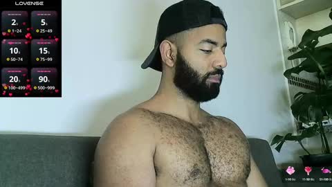Snapshot of roa32sebas chatting on 12.19.24 SebasRoa online show from 12.19.24
