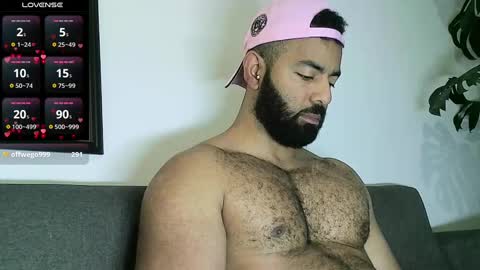 SebasRoa online show from 10.20.25