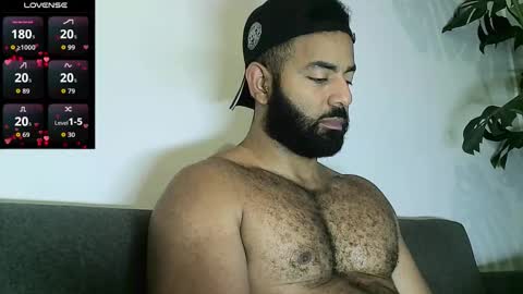 SebasRoa online show from 12.17.25