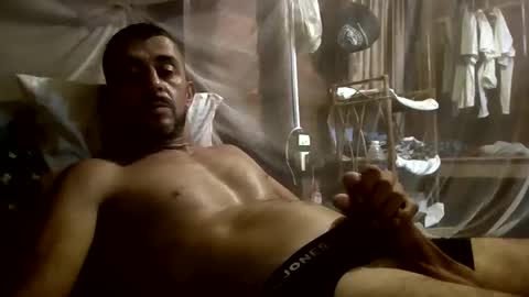 Snapshot of roadsidepicnic01 chatting on 02.08.25 Daddy online show from 02.08.25