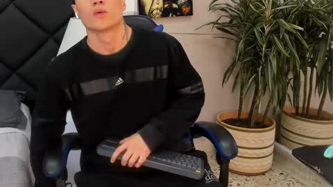 Roan Birkin online show from 03.17.26