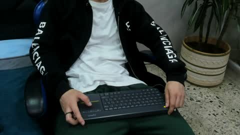 Roan Birkin online show from 04.01.26