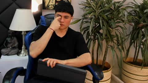 Roan Birkin online show from 04.07.26