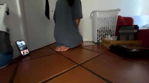 roarmance1 online show from 11.24.25