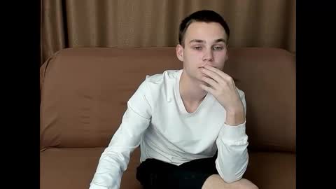 robert10211 online show from 10.22.25