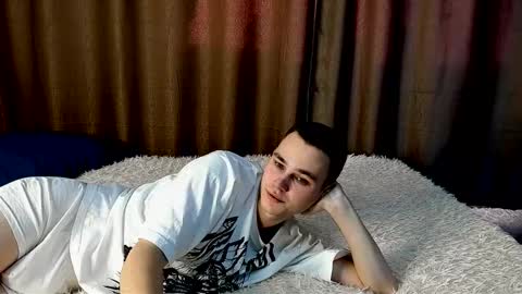 robert10211 online show from 02.05.26