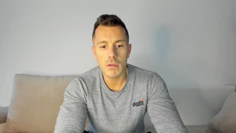 Snapshot of roberto4ever chatting on 01.11.25 roberto4ever online show from 01.11.25