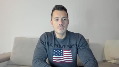 Snapshot of roberto4ever chatting on 01.19.25 roberto4ever online show from 01.19.25