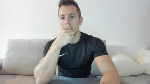 Snapshot of roberto4ever chatting on 01.20.25 roberto4ever online show from 01.20.25