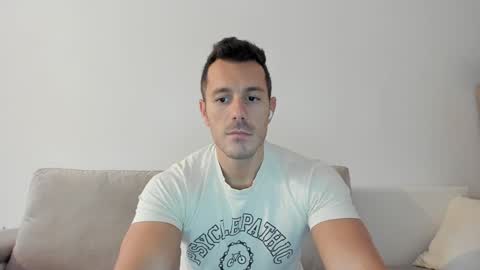 Snapshot of roberto4ever chatting on 01.21.25 roberto4ever online show from 01.21.25