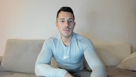 Snapshot of roberto4ever chatting on 02.03.25 roberto4ever online show from 02.03.25