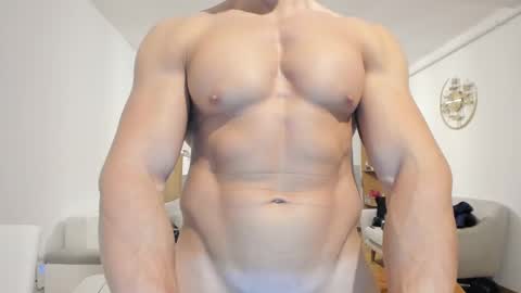 Snapshot of roberto4ever chatting on 02.10.25 roberto4ever online show from 02.10.25