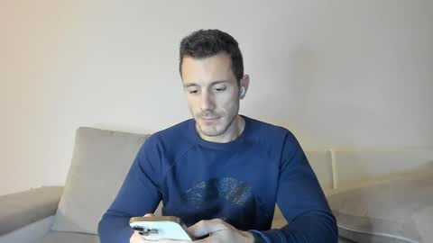 Snapshot of roberto4ever chatting on 02.13.25 roberto4ever online show from 02.13.25