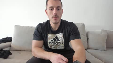 Snapshot of roberto4ever chatting on 02.25.25 roberto4ever online show from 02.25.25