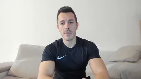 Snapshot of roberto4ever chatting on 03.01.25 roberto4ever online show from 03.01.25