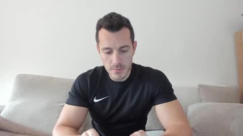 Snapshot of roberto4ever chatting on 03.03.25 roberto4ever online show from 03.03.25