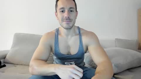 Snapshot of roberto4ever chatting on 03.03.25 roberto4ever online show from 03.03.25