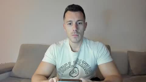 Snapshot of roberto4ever chatting on 03.04.25 roberto4ever online show from 03.04.25