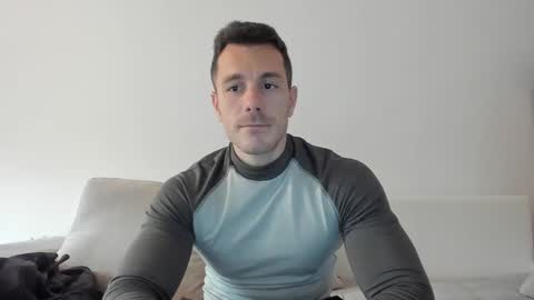 Snapshot of roberto4ever chatting on 03.11.25 roberto4ever online show from 03.11.25