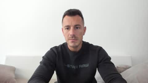 Snapshot of roberto4ever chatting on 09.10.25 roberto4ever online show from 09.10.25