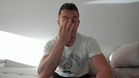 Snapshot of roberto4ever chatting on 09.14.25 roberto4ever online show from 09.14.25