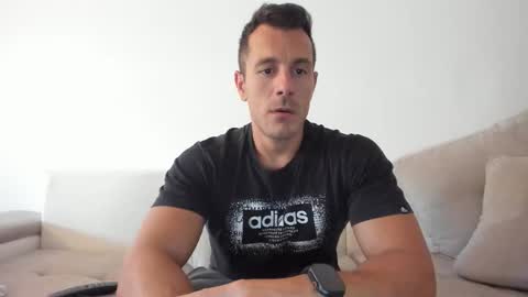 Snapshot of roberto4ever chatting on 09.23.25 roberto4ever online show from 09.23.25