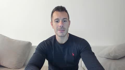 Snapshot of roberto4ever chatting on 10.09.25 roberto4ever online show from 10.09.25