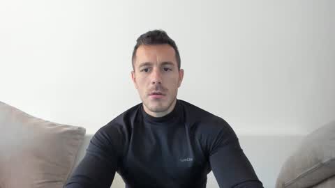 Snapshot of roberto4ever chatting on 10.10.25 roberto4ever online show from 10.10.25