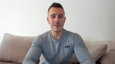 Snapshot of roberto4ever chatting on 10.20.25 roberto4ever online show from 10.20.25