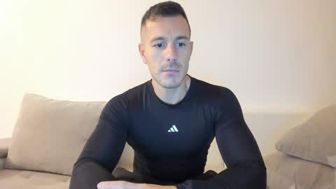 Snapshot of roberto4ever chatting on 10.21.25 roberto4ever online show from 10.21.25