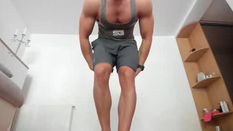 Snapshot of roberto4ever chatting on 10.23.25 roberto4ever online show from 10.23.25