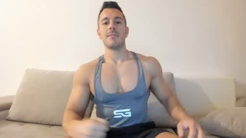 Snapshot of roberto4ever chatting on 10.27.25 roberto4ever online show from 10.27.25