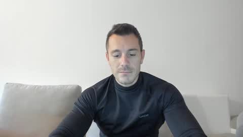 Snapshot of roberto4ever chatting on 10.31.25 roberto4ever online show from 10.31.25