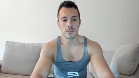 Snapshot of roberto4ever chatting on 11.02.25 roberto4ever online show from 11.02.25