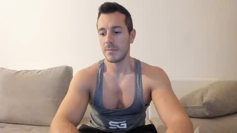 Snapshot of roberto4ever chatting on 11.07.25 roberto4ever online show from 11.07.25