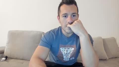 Snapshot of roberto4ever chatting on 11.08.25 roberto4ever online show from 11.08.25