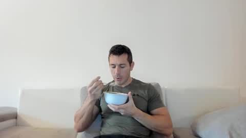 Snapshot of roberto4ever chatting on 11.09.25 roberto4ever online show from 11.09.25