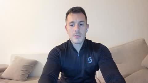 Snapshot of roberto4ever chatting on 11.13.25 roberto4ever online show from 11.13.25