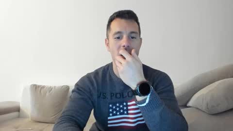 Snapshot of roberto4ever chatting on 11.18.25 roberto4ever online show from 11.18.25