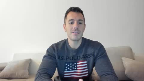 Snapshot of roberto4ever chatting on 11.19.25 roberto4ever online show from 11.19.25