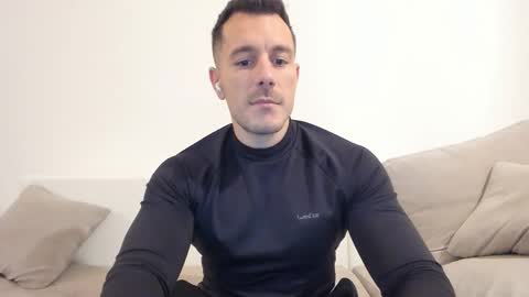 Snapshot of roberto4ever chatting on 11.27.25 roberto4ever online show from 11.27.25