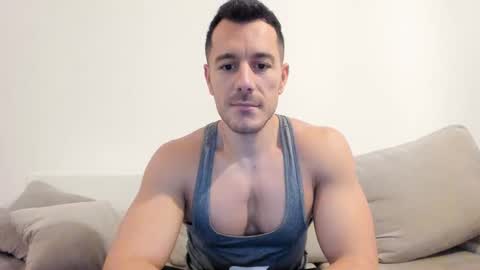 Snapshot of roberto4ever chatting on 11.28.25 roberto4ever online show from 11.28.25